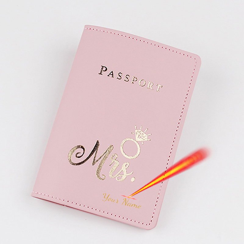 Paspoorthoes met naam Mr/Mrs-l - Personalized Name Box recensie en prijs